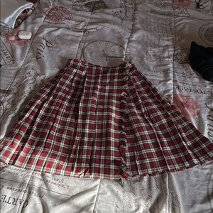 Red and White Knee-Length Pleated A-Line Skirt